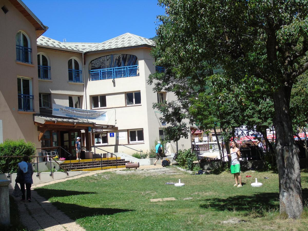 Le Rabuons Hotel Saint-Etienne-de-Tinee Exterior photo